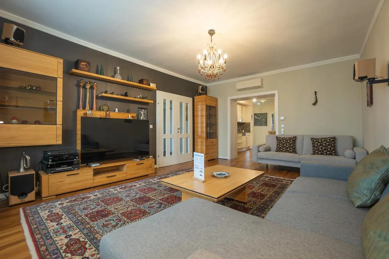 Apartment With A Balcony - 15 Min To City Center Vienna 0*,  Austria