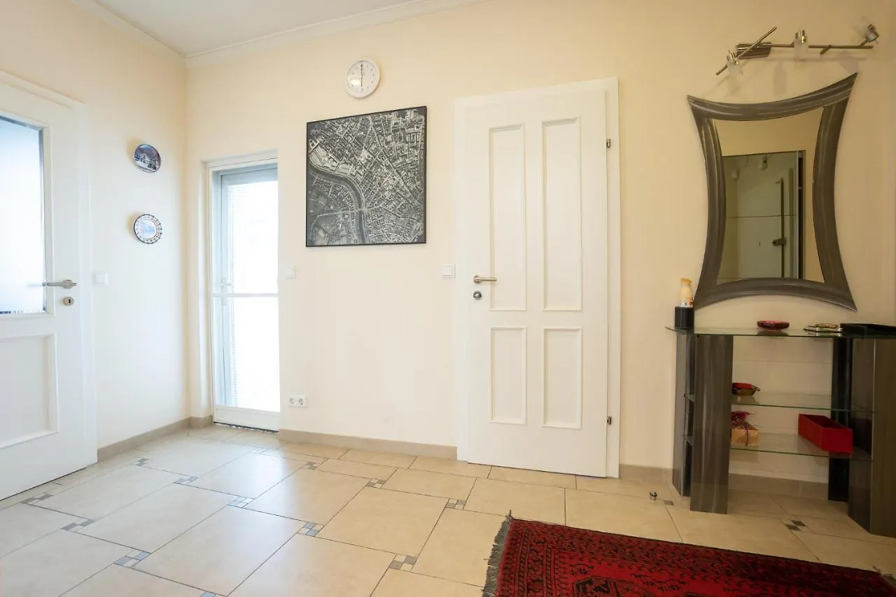 Apartment With A Balcony - 15 Min To City Center Vienna 0*,  Austria