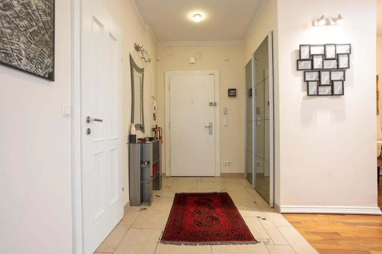 Apartment With A Balcony - 15 Min To City Center Vienna 0*,  Austria