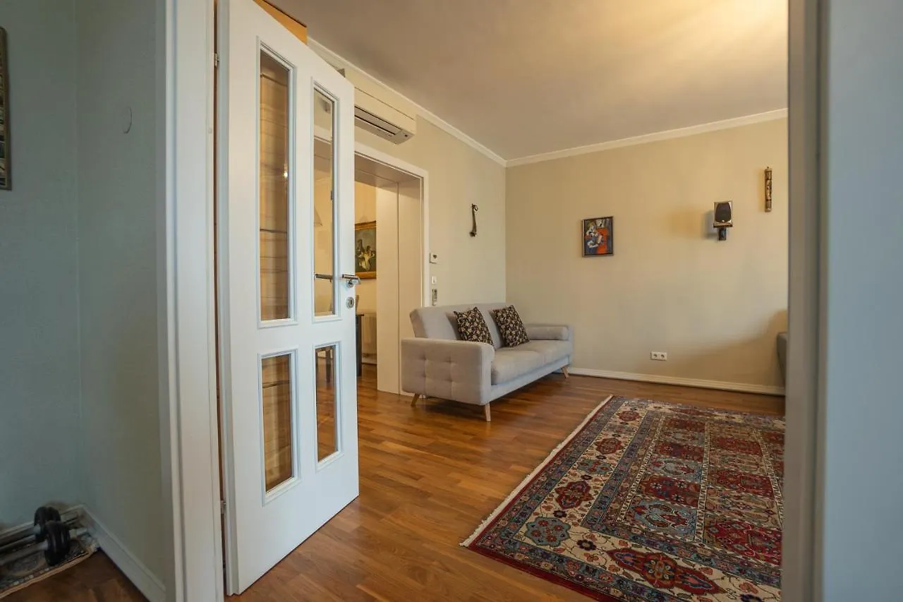 Apartment With A Balcony - 15 Min To City Center Wien