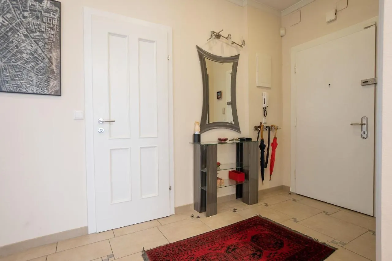 Apartment With A Balcony - 15 Min To City Center Wien