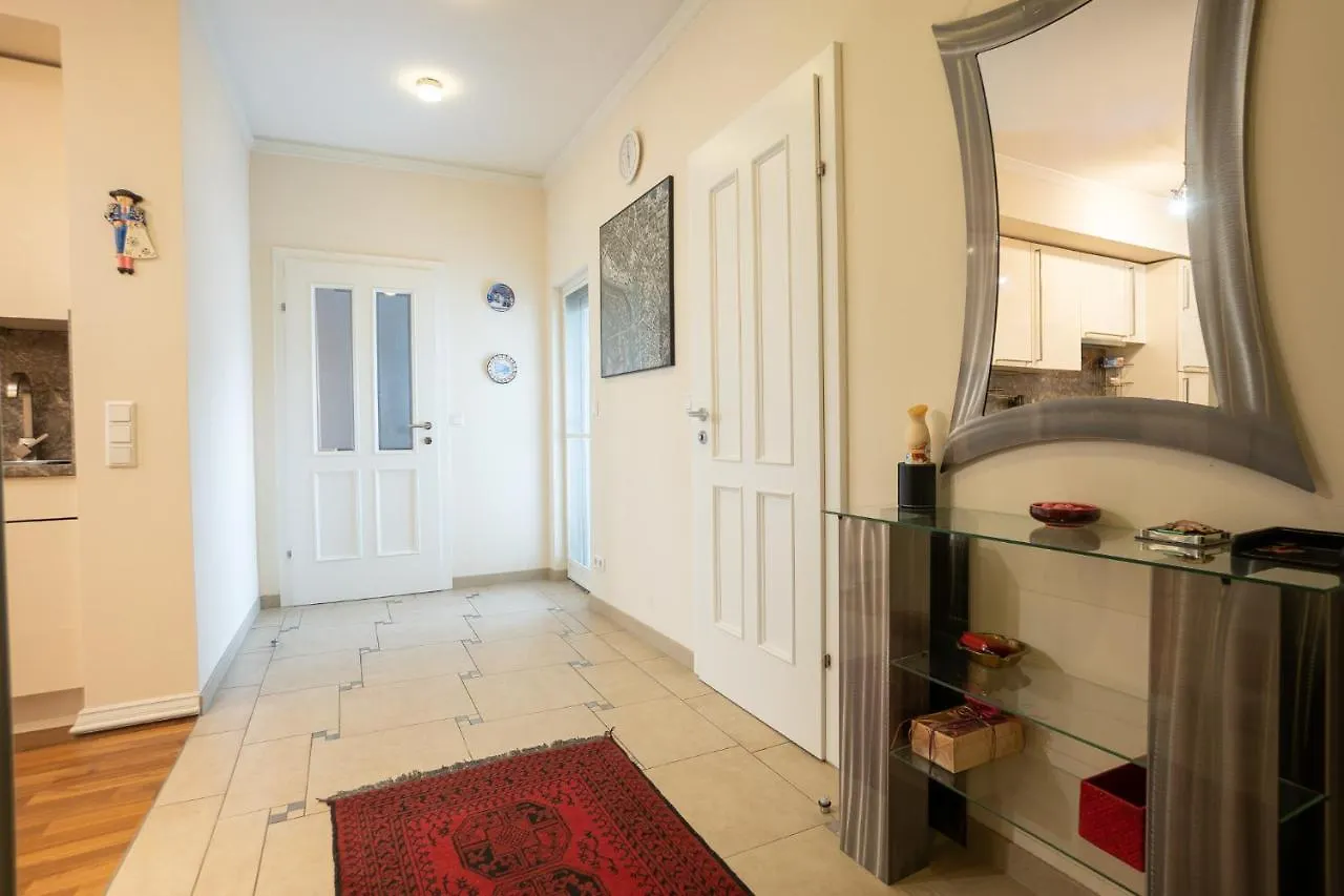 Apartment With A Balcony - 15 Min To City Center Wien