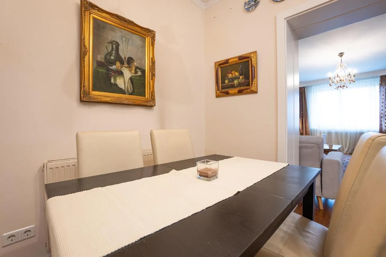 Apartment With A Balcony - 15 Min To City Center Wien